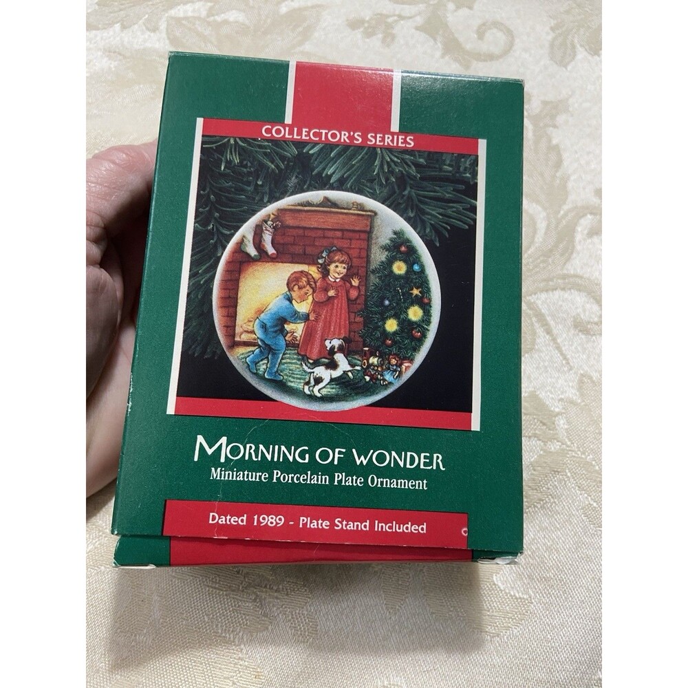 Hallmark Keepsake Christmas Ornament 1989 "Morning of Wonder" Plate
